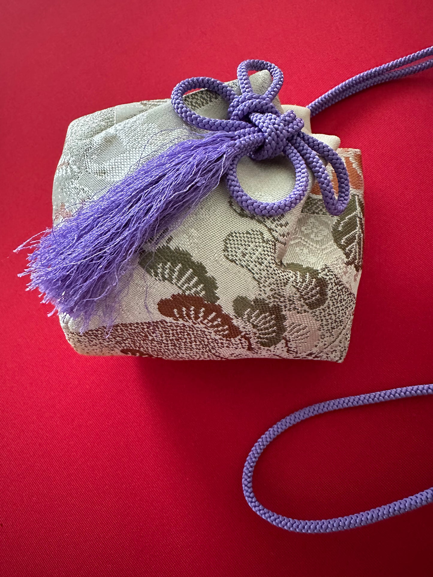 Kariroku with wooden potpourri