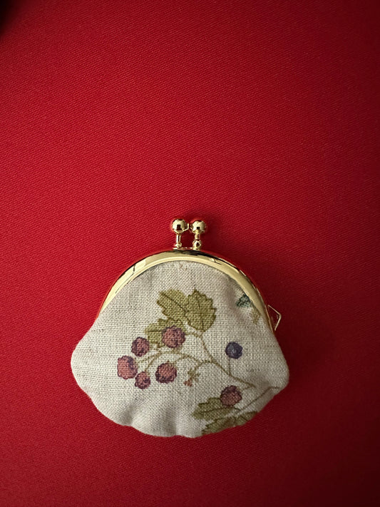 Tiny Purse with a Clasp - wooden potpourri