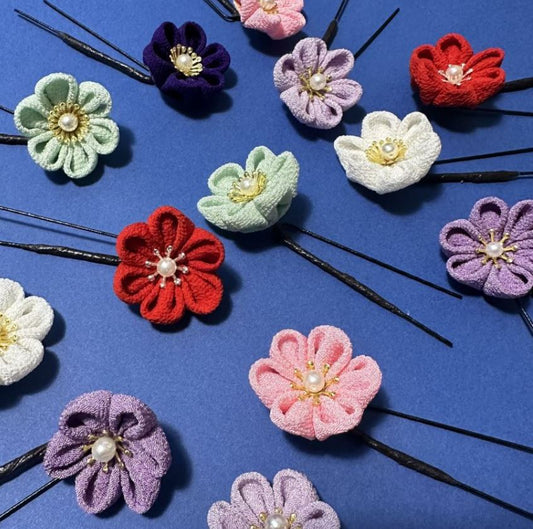 A Single Flower Tsumami Hair Pin